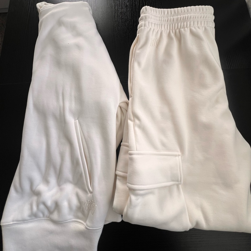 Fabletics x Yitty - Oversized White Hoodie and Sweatpants.